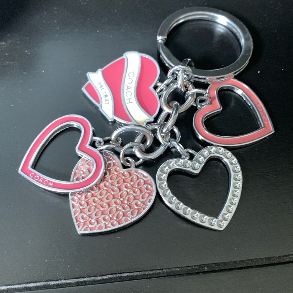 ❤️COACH HEART CHARM KEYCHAIN😊